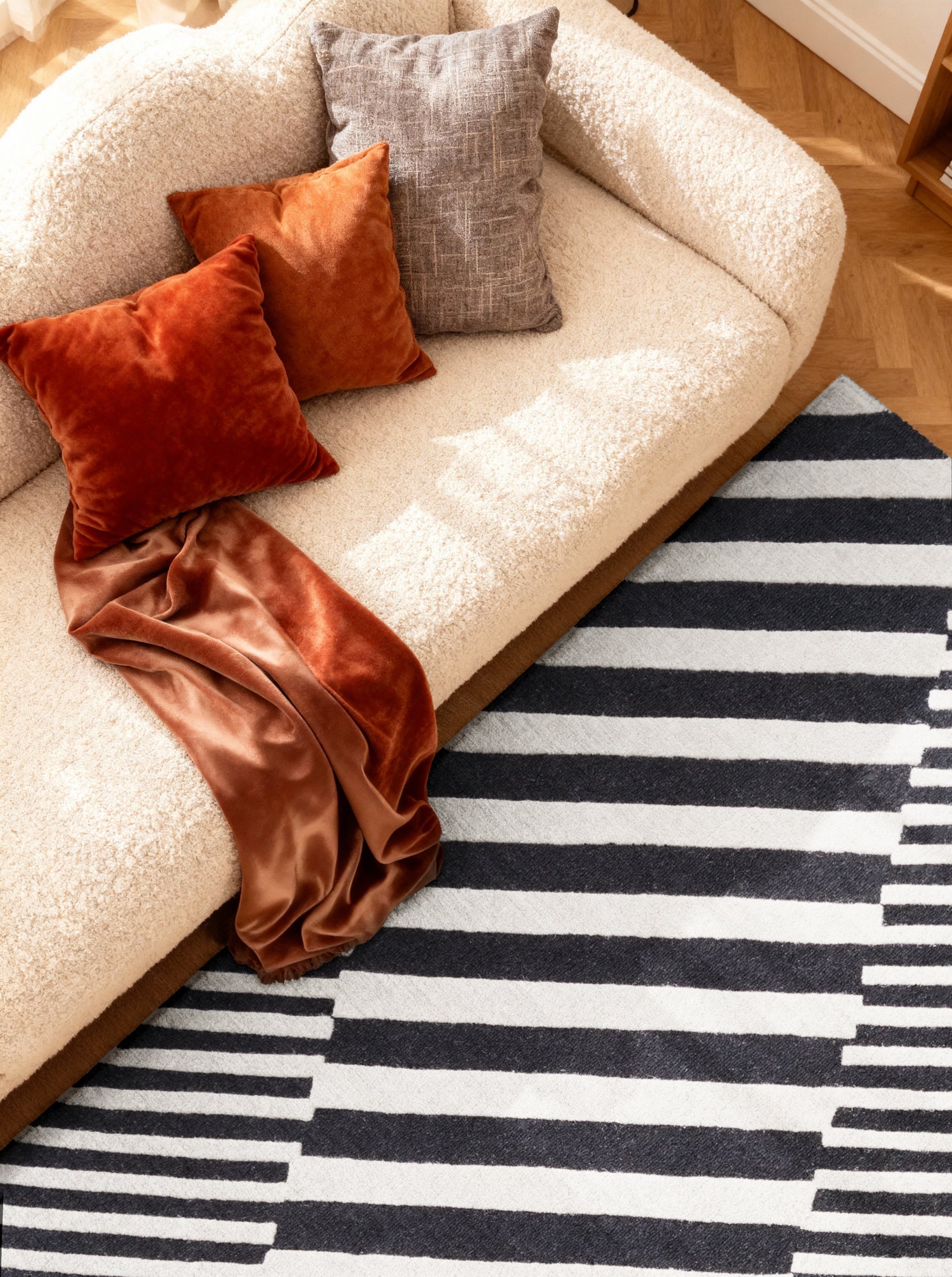 ELLE DECORATION STRYVE ULLMATTA FLUX, SVART-VIT