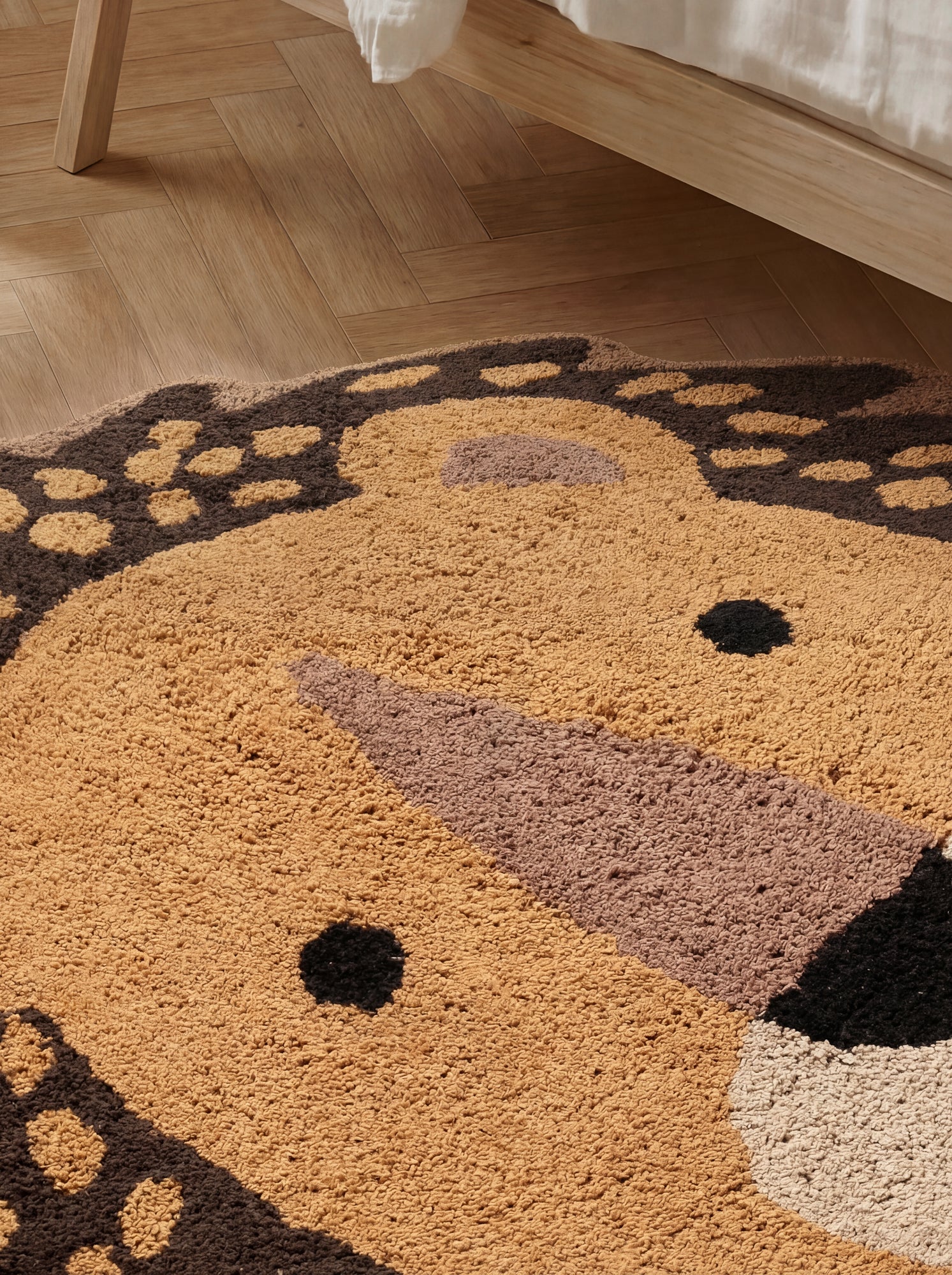 SNUGGLE BØRNETÆPPE, ROARY BRUN MULTI