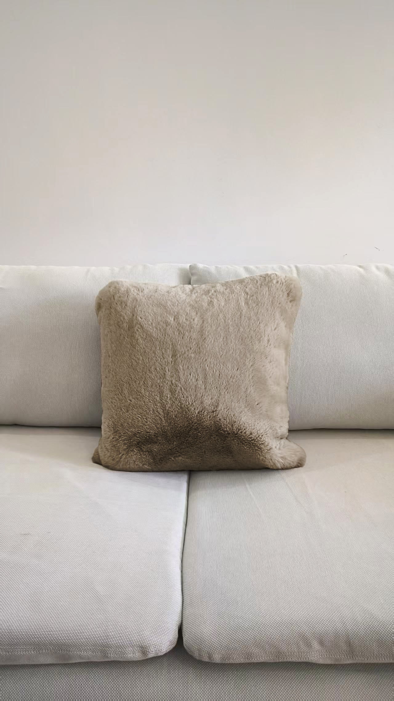 Mjukt pälsfodral, taupe