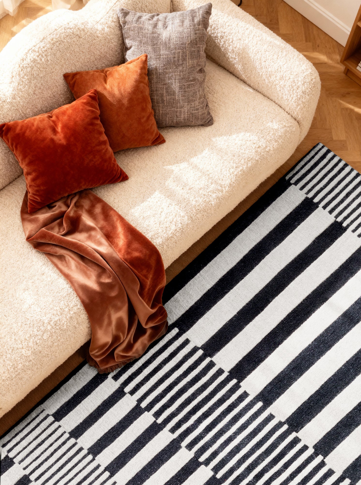 ELLE DECORATION STRYVE ULLMATTA PULSE, SVART-VIT