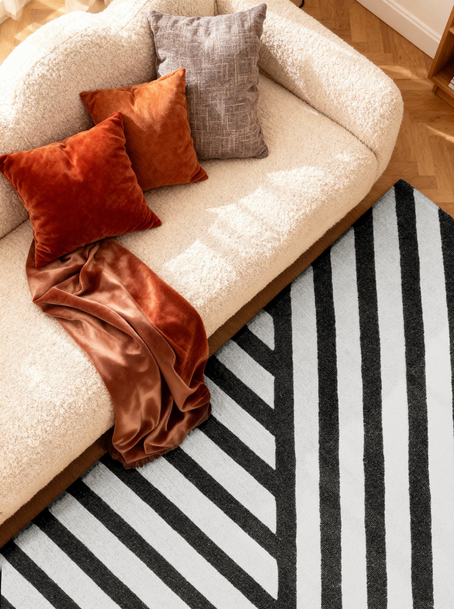 ELLE DECORATION STRYVE ULLMATTA NOIR, SVARTVIT