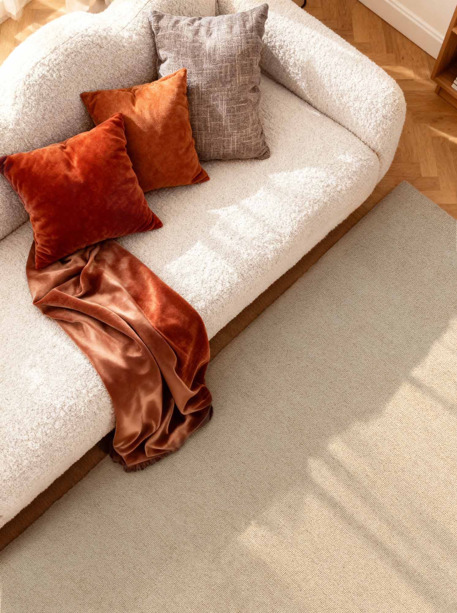 ELLE DECORATION PURISTIC FIN BOUCLE ULLMATTA, KNUTAR NATURLIG LJUSBEIGE