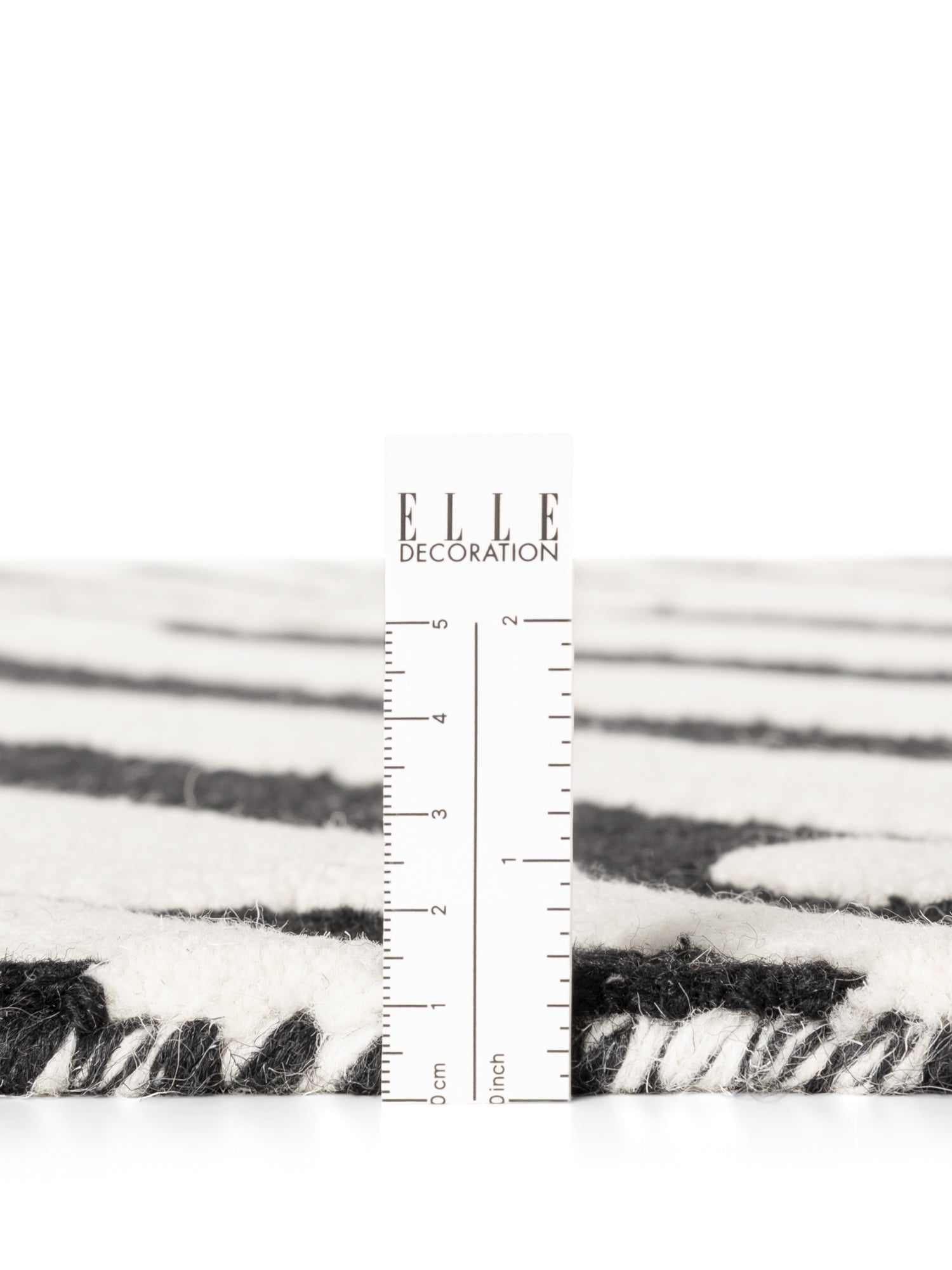 ELLE DECORATION STRYVE ULLMATTA FLUX, SVART-VIT