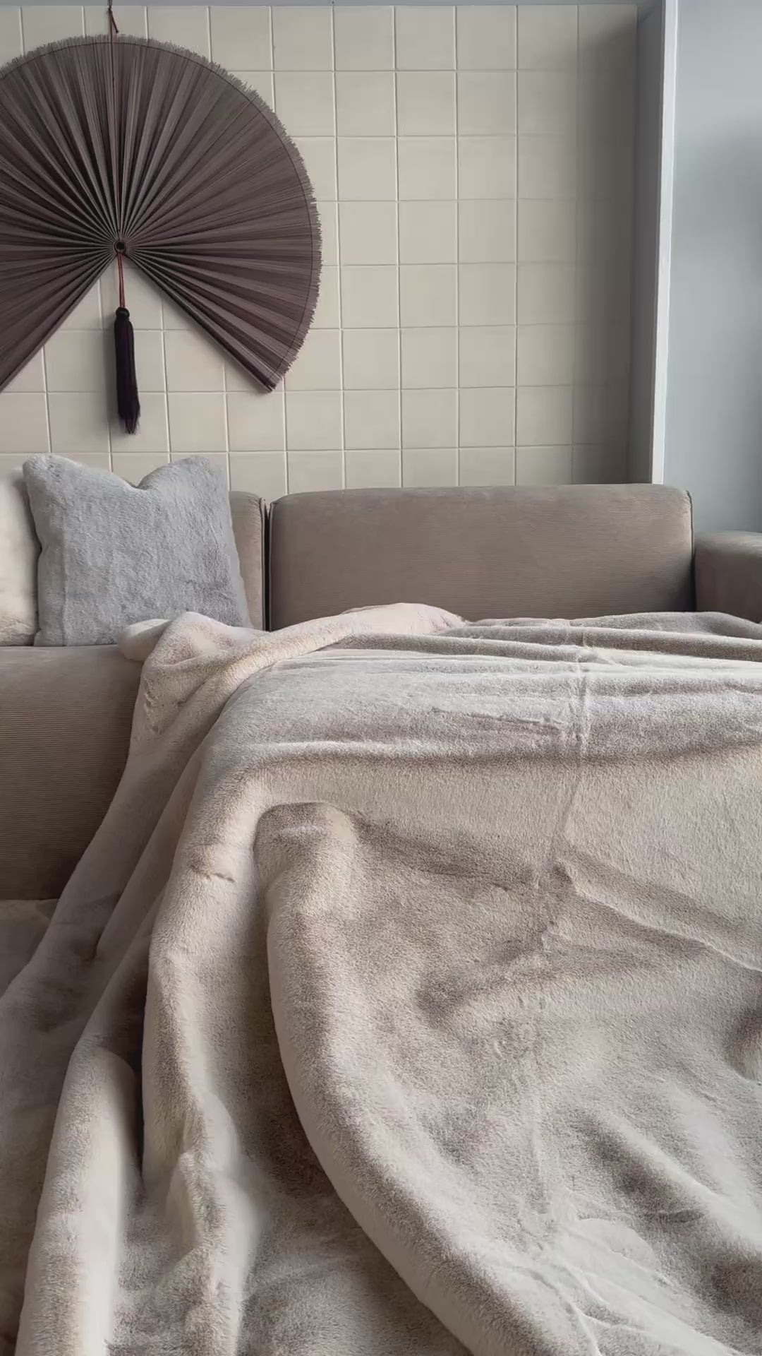 Ladda video: MJUK PÄLSFILT, 700 KRÄM