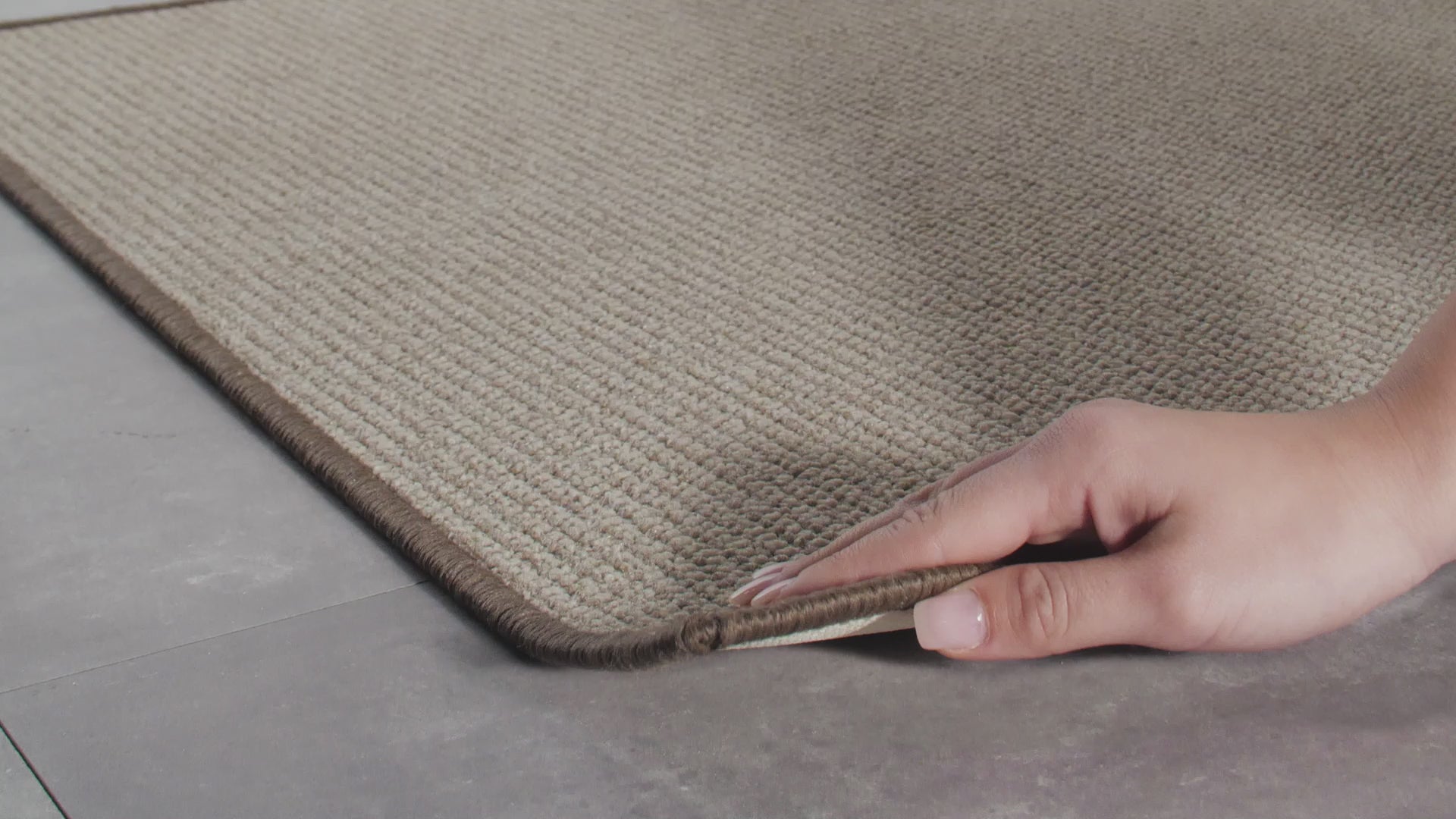 Ladda video: HANSE HOME BOUCLÉ ​​MATTLÖPARE, GRÅ 104433